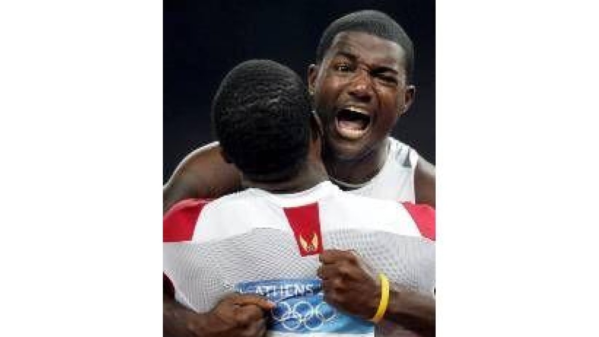 Justin Gatlin tras vencer en la final de los 100 metros en Atenas