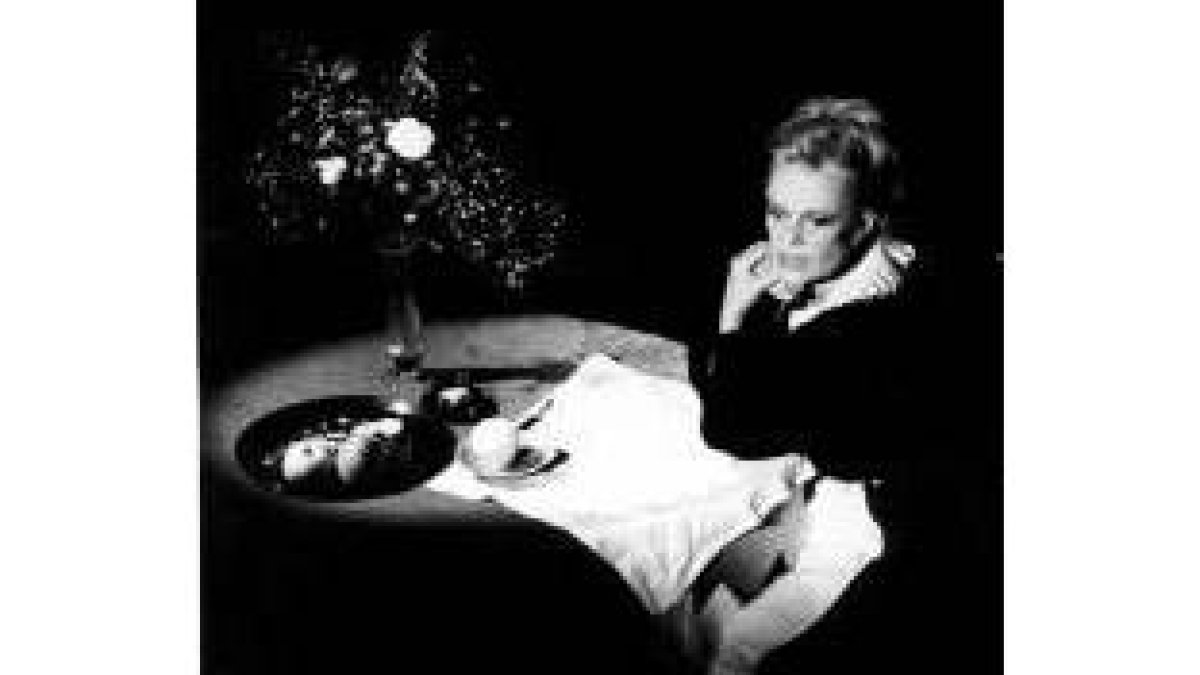 Jeanne Moreau en una obra teatral de Hermann Broch