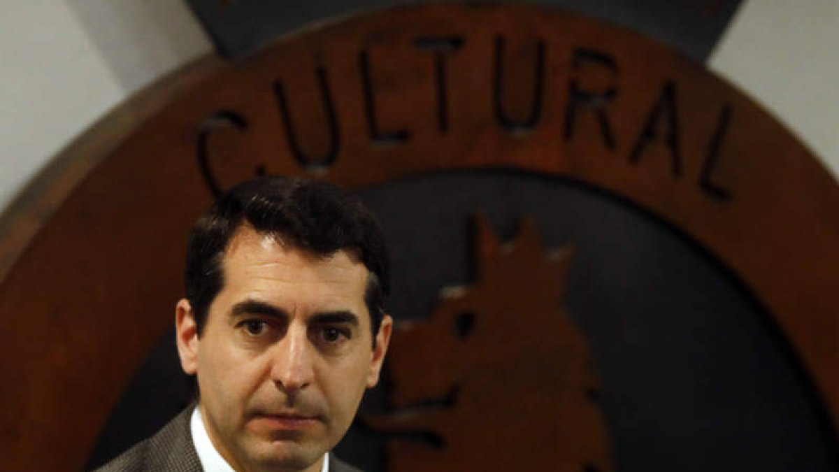 Ignacio Álvarez, durante la comparecencia de ayer en la que anunció su salida. MARCIANO PÉREZ
