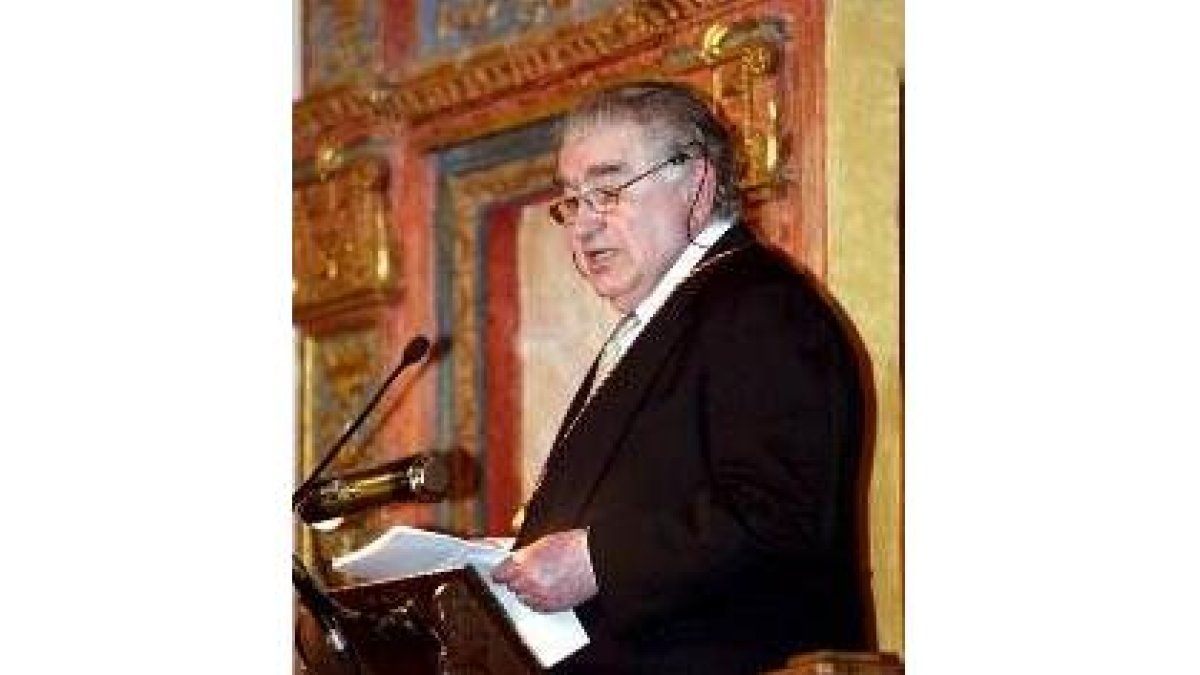 Aspecto de la sala, completamente abarrotada de público