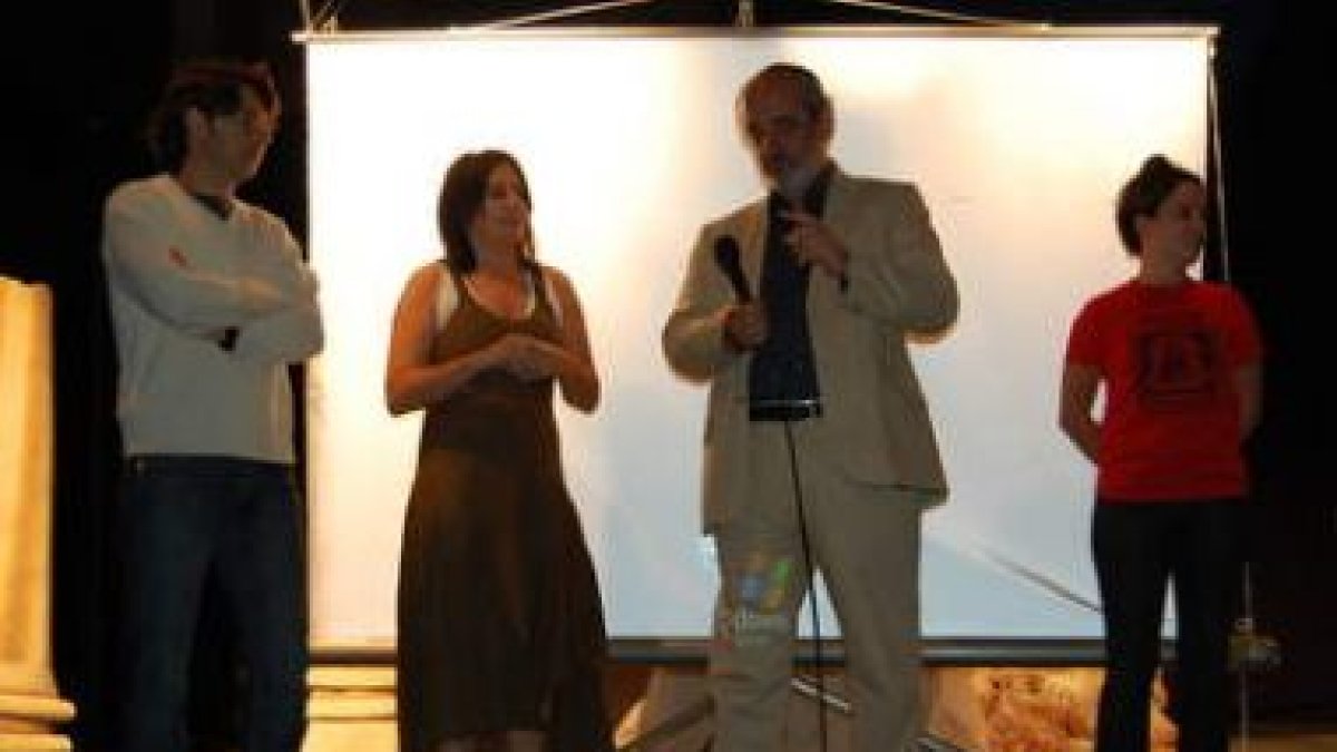 Ramón Sánchez, Patricia Fernández, Santos Llamas y María Martínez durante la inauguración.