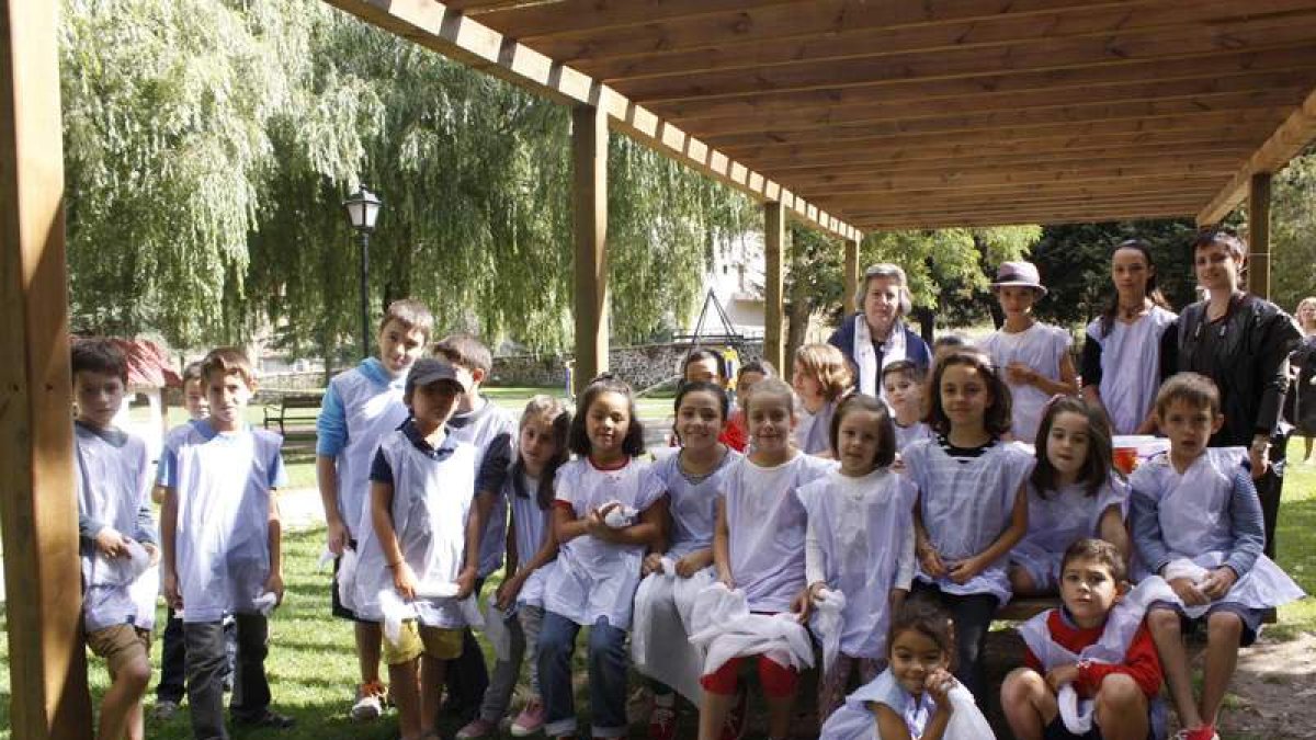 Los niños que participan en el curso del Bíblico-Oriental.