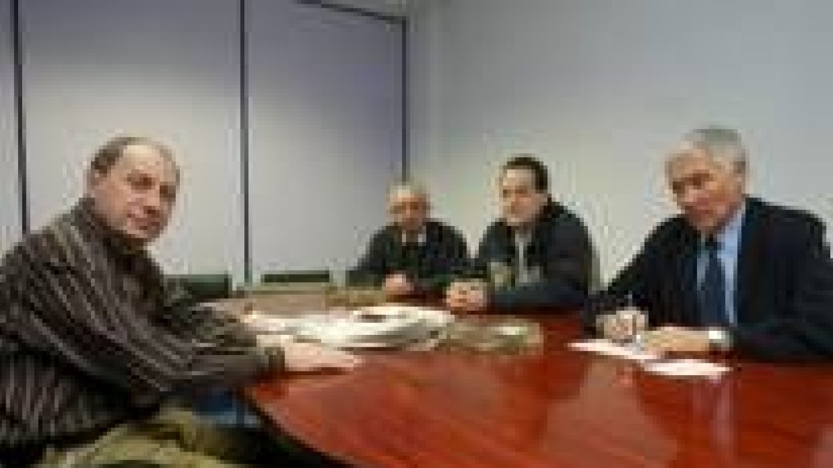 El comité electoral provincial del PP aprobó ayer por unanimidad las listas al Congreso y al Senado