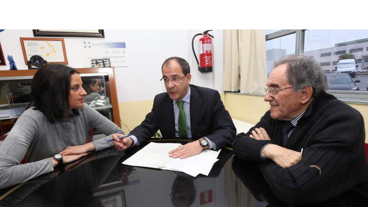 Responsables de CaixaBank y del BAS, ayer.