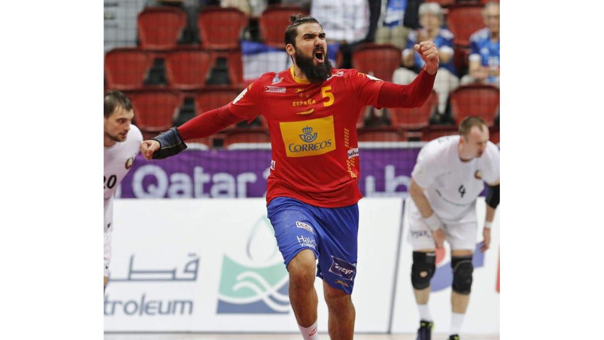 España necesitará hoy ante Eslovenia todo el carácter y la garra de su lateral Jorge Maqueda.