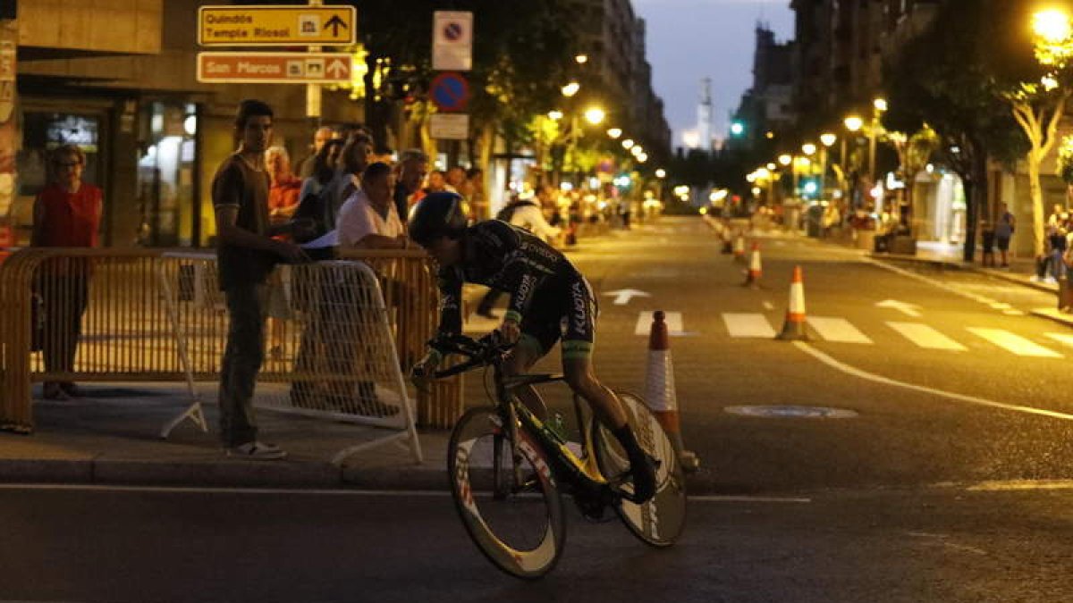 Los ciclistas recorrieron las principales calles de la ciudad. MARCIANO PÉREZ