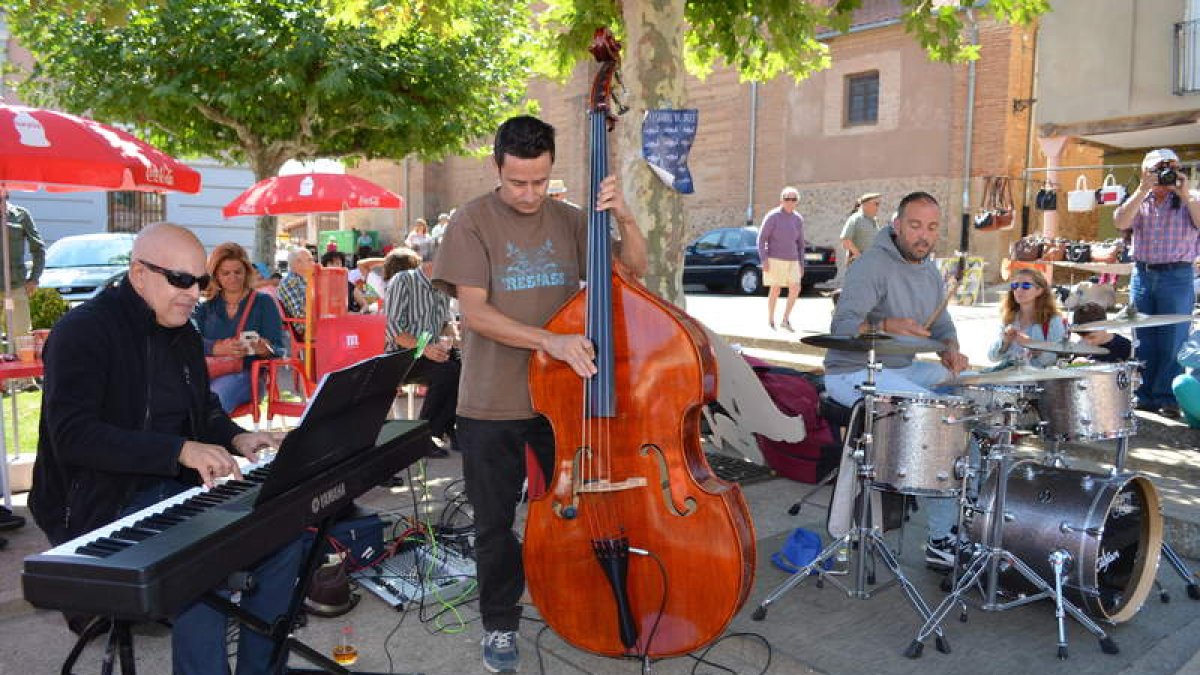 Actuación de Tri Full Jazz, ayer en el Villamajazz.