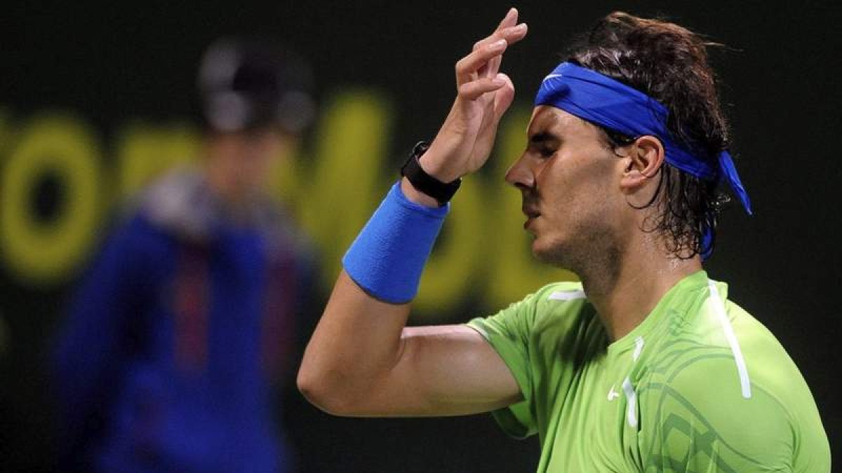 Nadal se desespera tras perder un punto frente a Monfils.