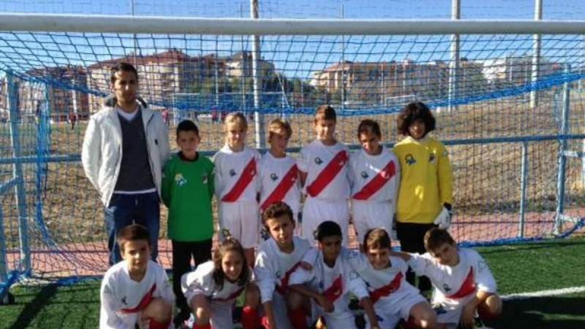 Formación del San Lorenzo B que milita en la categoría alevín.