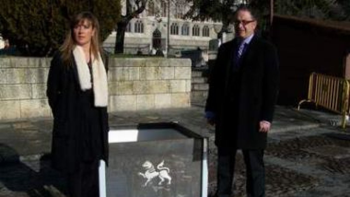 La edil de Obras, Gema Cabezas, y el de Limpieza, Parques y Jardines, Javier Chamorro.