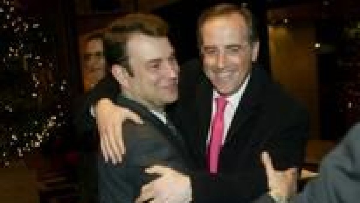 Carlos Javier Álvarez recibió ayer el homenaje de todos los amigos y compañeros de profesión