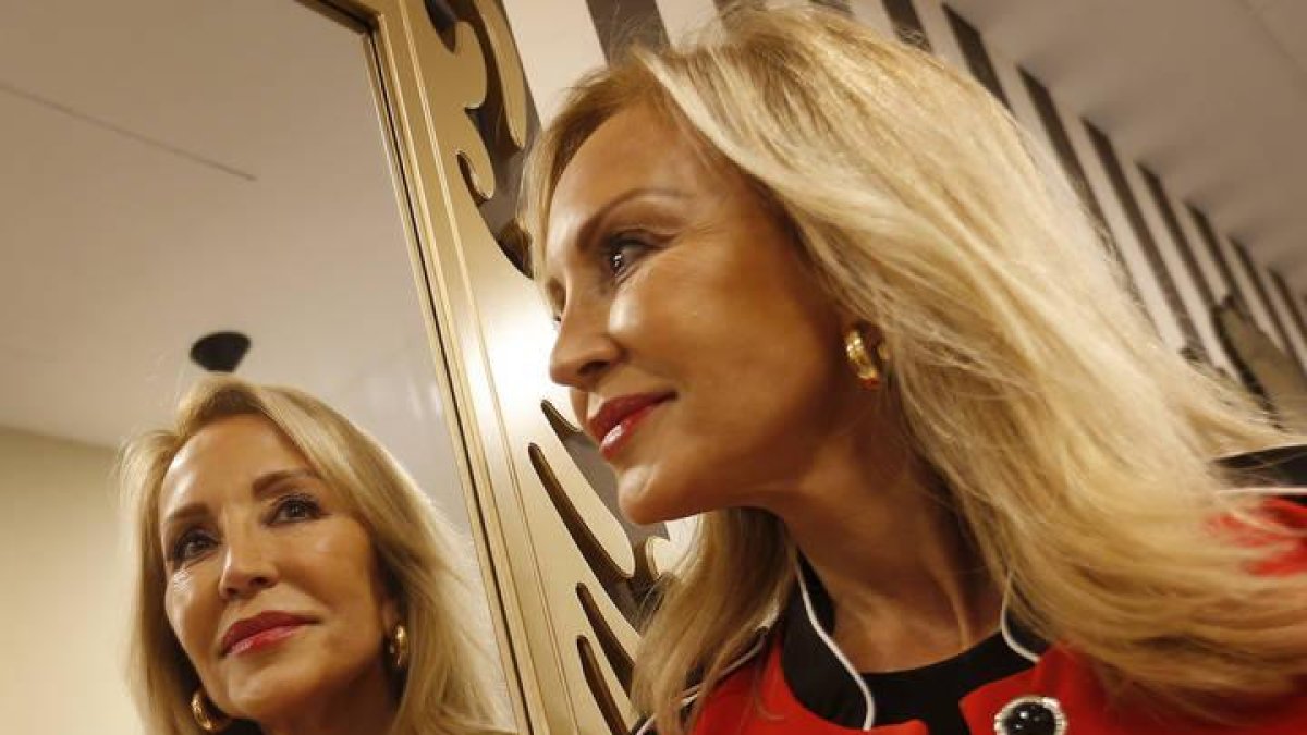 La leonesa carmen Lomana en una visita a León