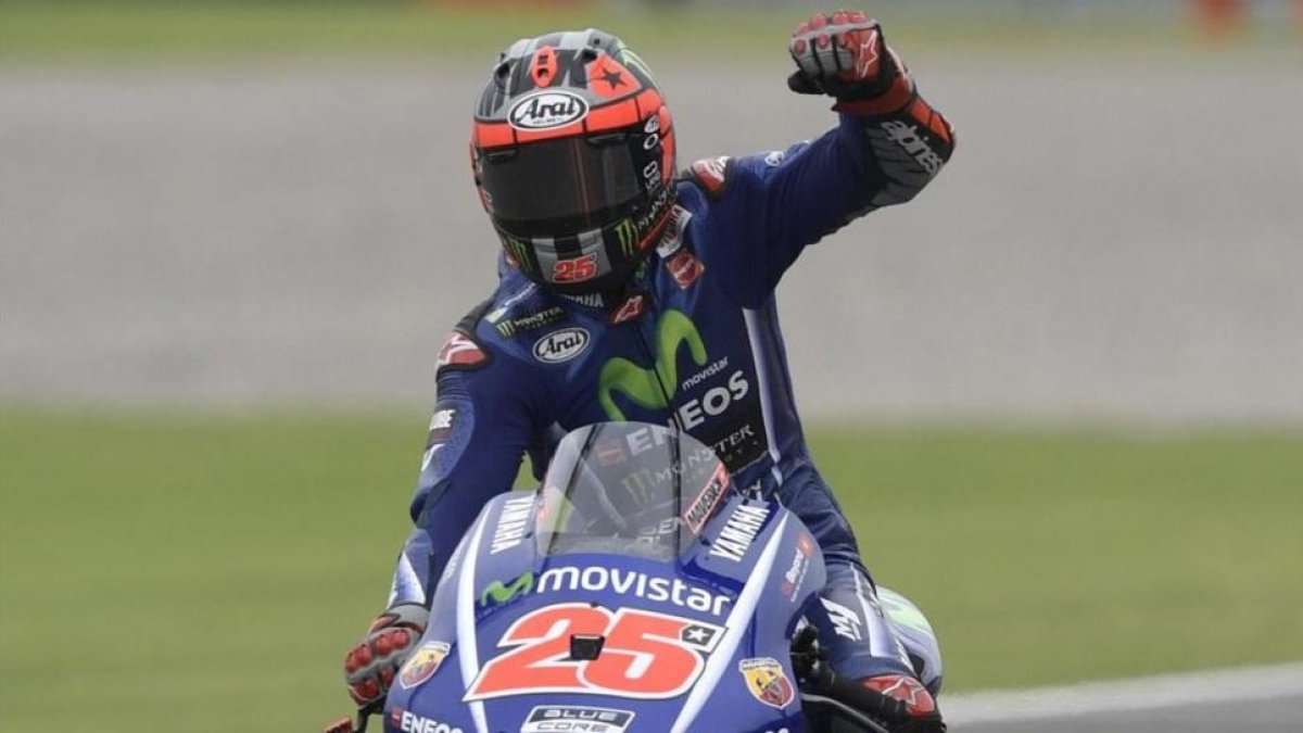 averick Viñales celebra su triunfo en el GP de Argentina.