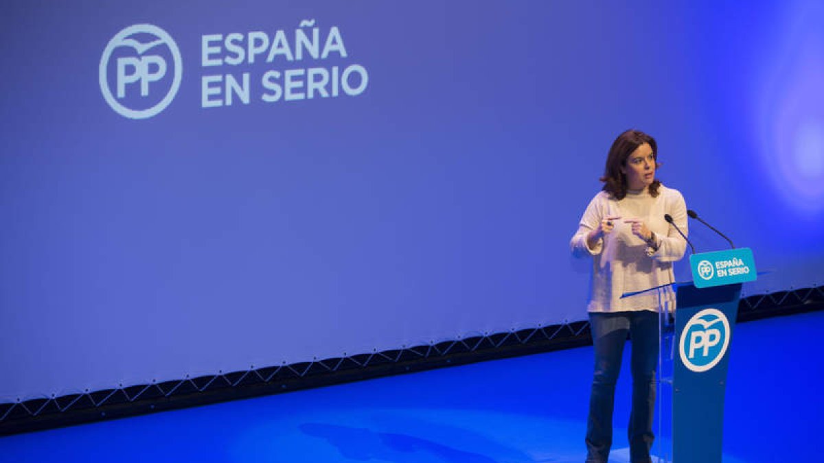 Sáenz de Santamaría durante el mitin que ofreció ayer en Ávila. Luego fue a Zamora