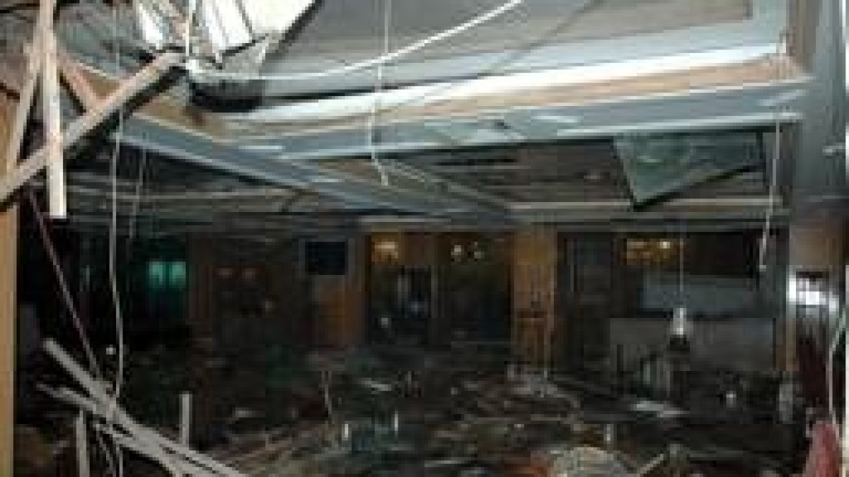 Vista del interior del lujoso hotel donde murieron 53 personas