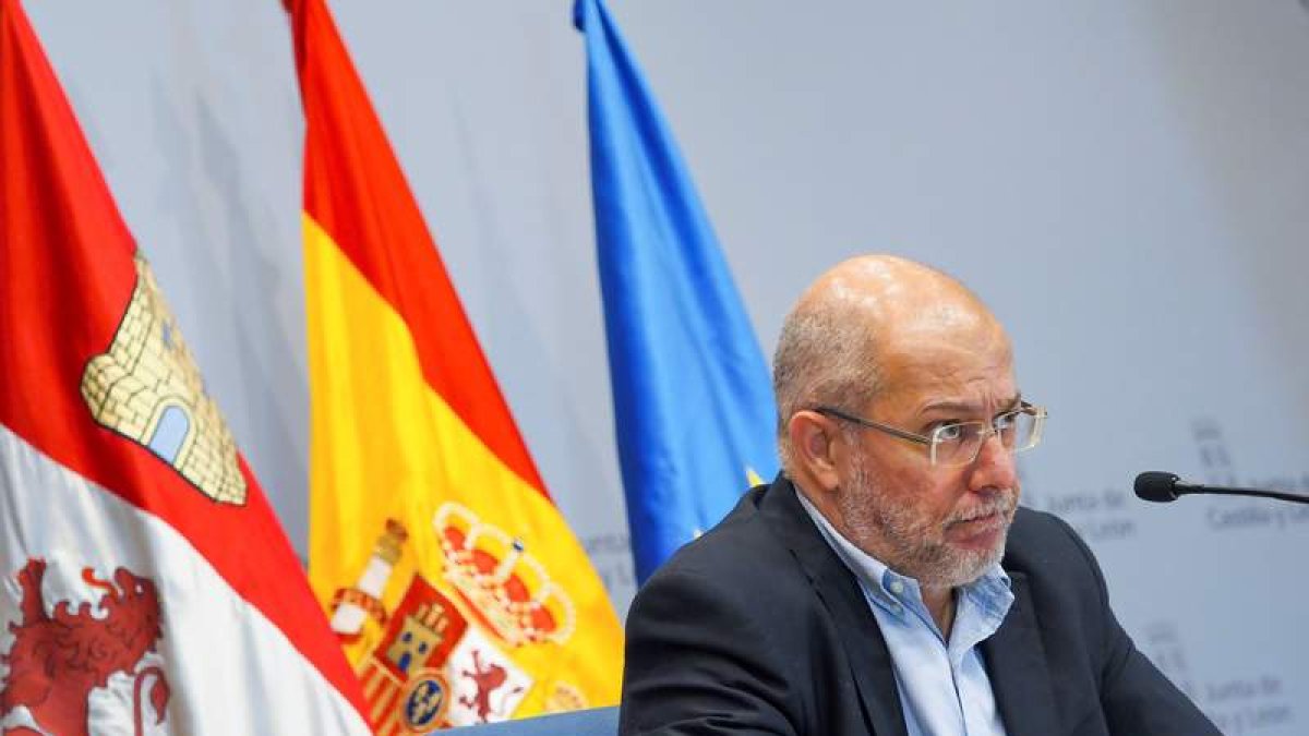 El vicepresidente y portavoz de la Junta, Francisco Igea, comunica el acuerdo. R, GARCÍA