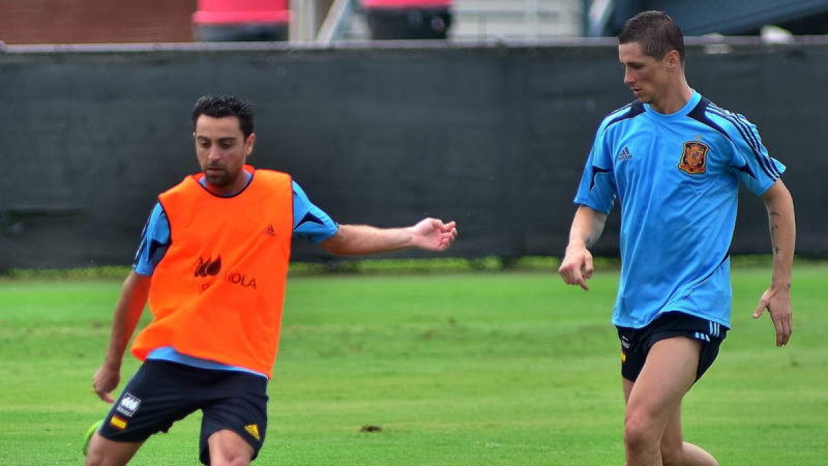 El debate del nueve continúa abierto tras el rendimiento de Fernando Torres, a la derecha.