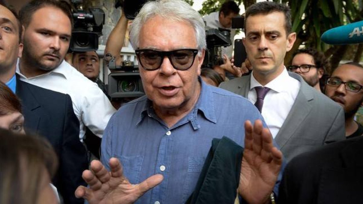 González llega a la casa de Antonio Ledezma, que está bajo arresto domiciliario.
