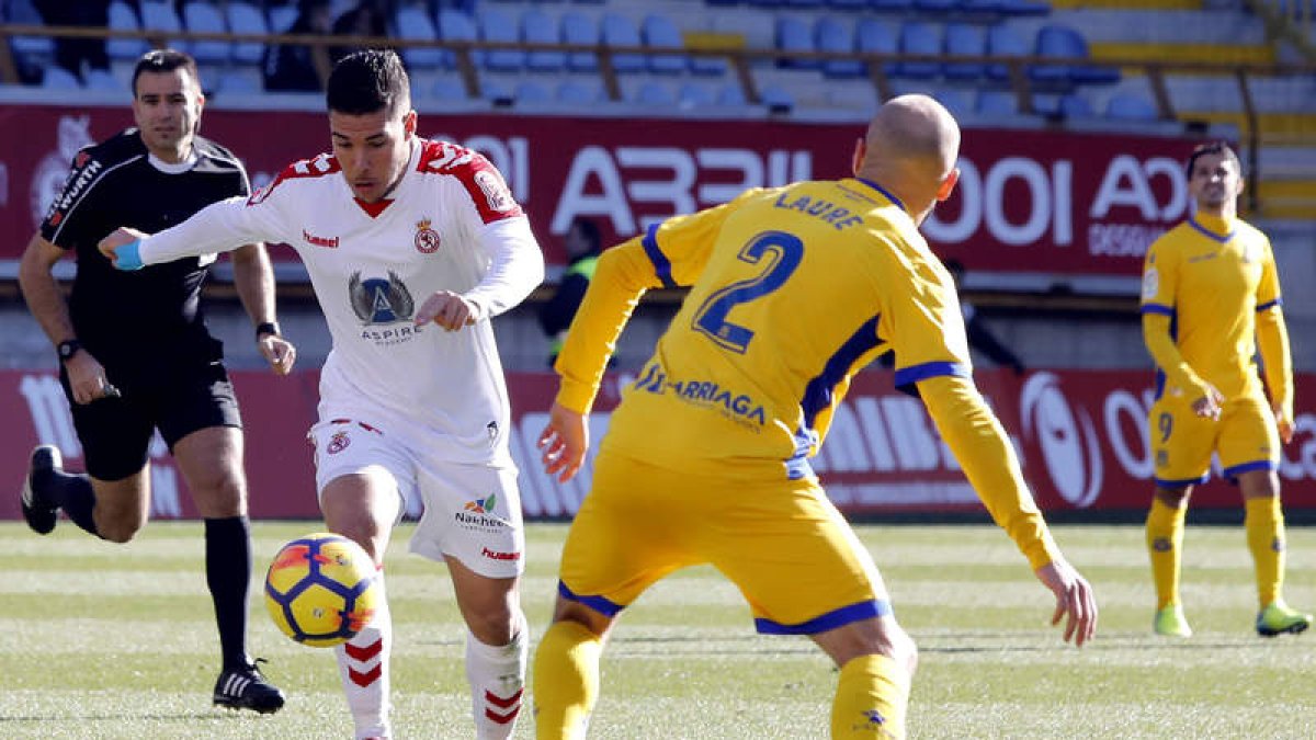 Emi Buendía volverá a ser una de las principales bazas en ataque de la Cultural en el partido de hoy contra el Alcorcón. MARCIANO PÉREZ