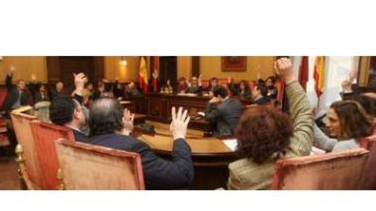 Todos los ediles votan a favor del convenio que firmarán hoy Ayuntamiento, Ministerio de Fomento y F