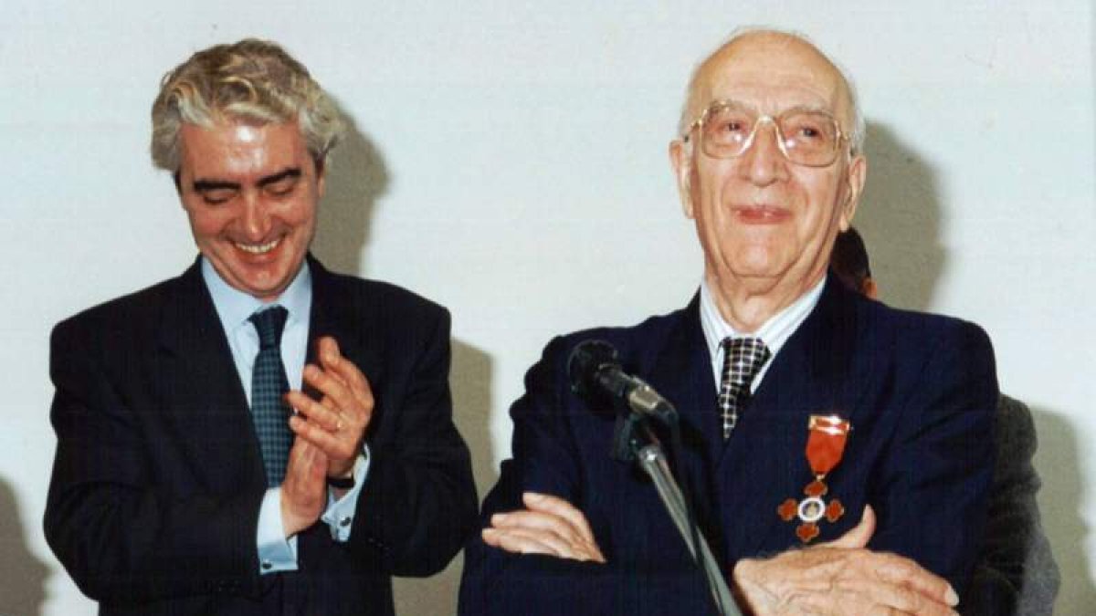 Una imagen de la muestra, con Suárez Pertierra (izquierda).