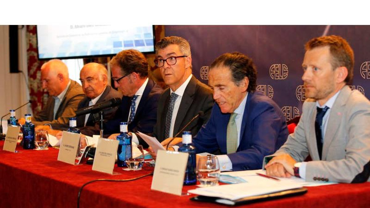 José Manuel Rodríguez Cuevas, Manuel Lamelas Viloria, Javier Vega, Javier Cepedano, Álvaro Díez y Enrique Suárez. MARCIANO