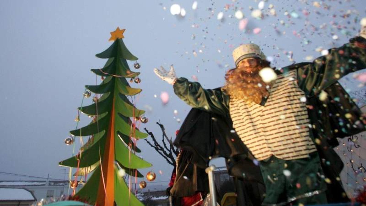 La oferta elaborada por la concejalía de Fiestas, Turismo, Cultura, Juventud y Deporte incluye el campus Navikinder para conciliar.