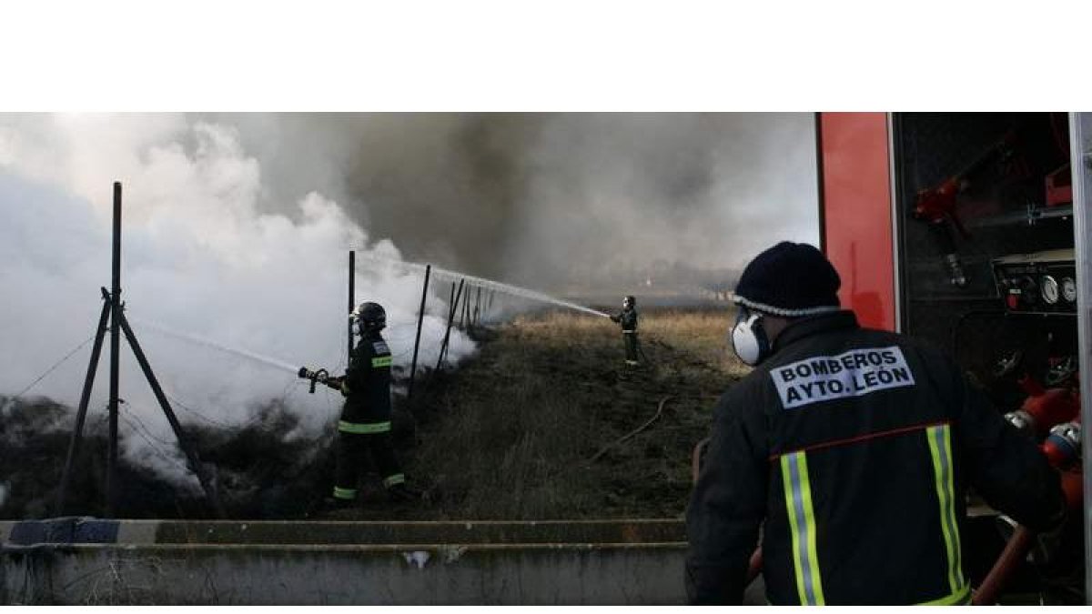 El parque de bomberos de León sumará otros doce miembros a su plantilla actual de 73 personas.