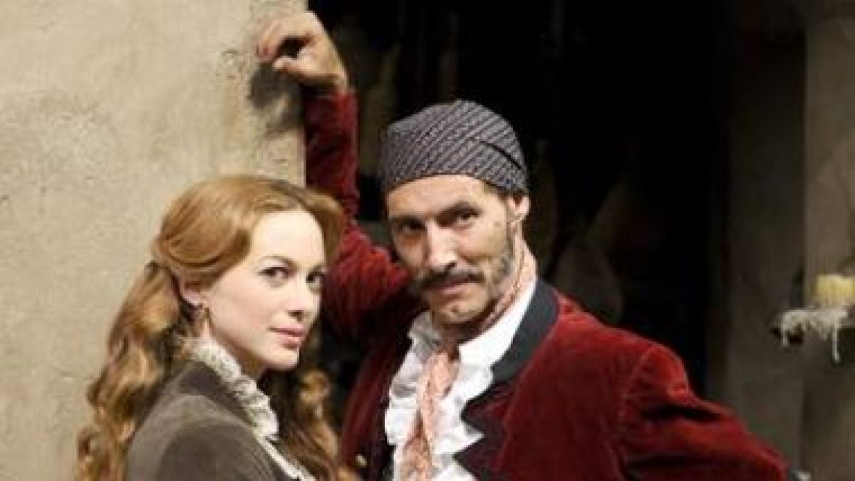 Marta Hazas y Manuel Bandera, son parte del reparto de la nueva serie de Antena 3, «Bandolera»