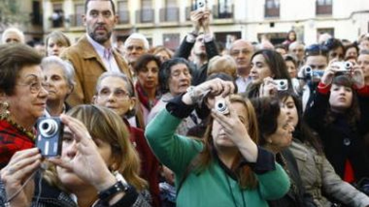 La cena previa a la procesión del Genarín se convierte ya de por sí en un espectaculo inigualable, c
