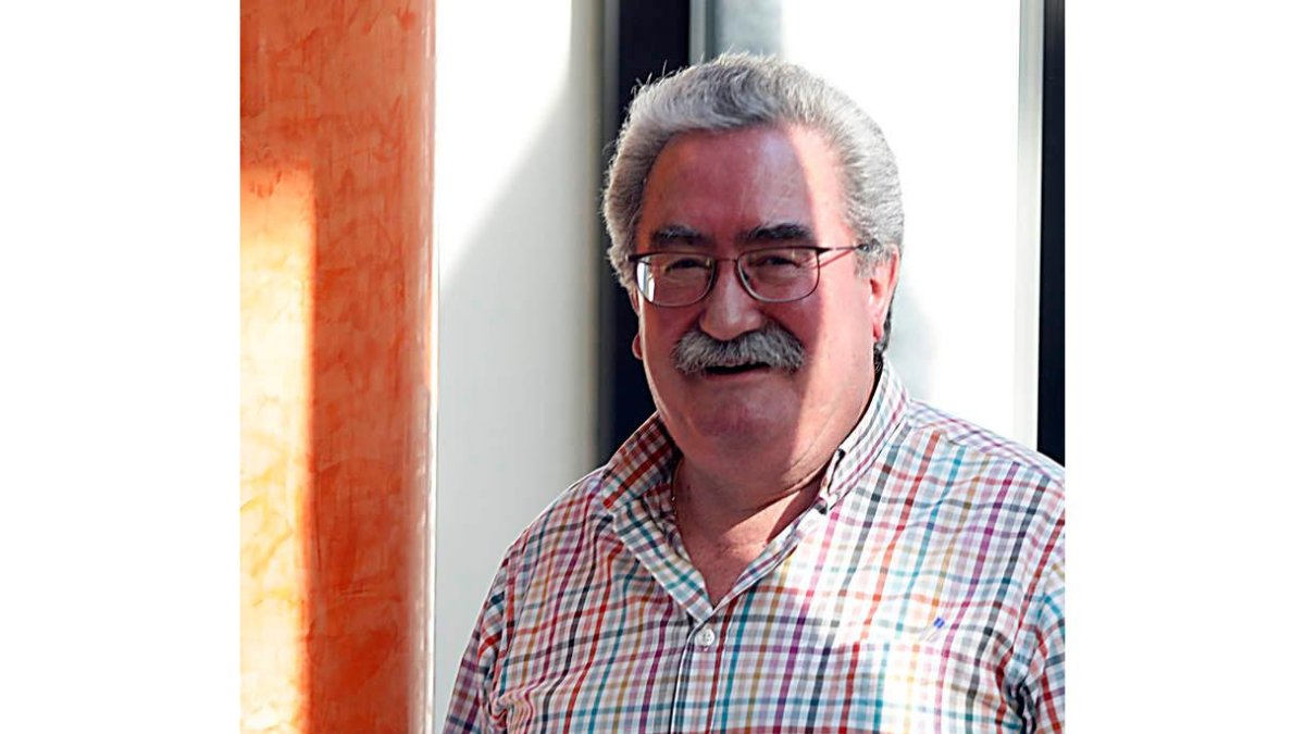 Ángel Rivero dirige la Federación de Lucha Leonesa, que tiene ya el carácter de propia. MARCIANO PÉREZ