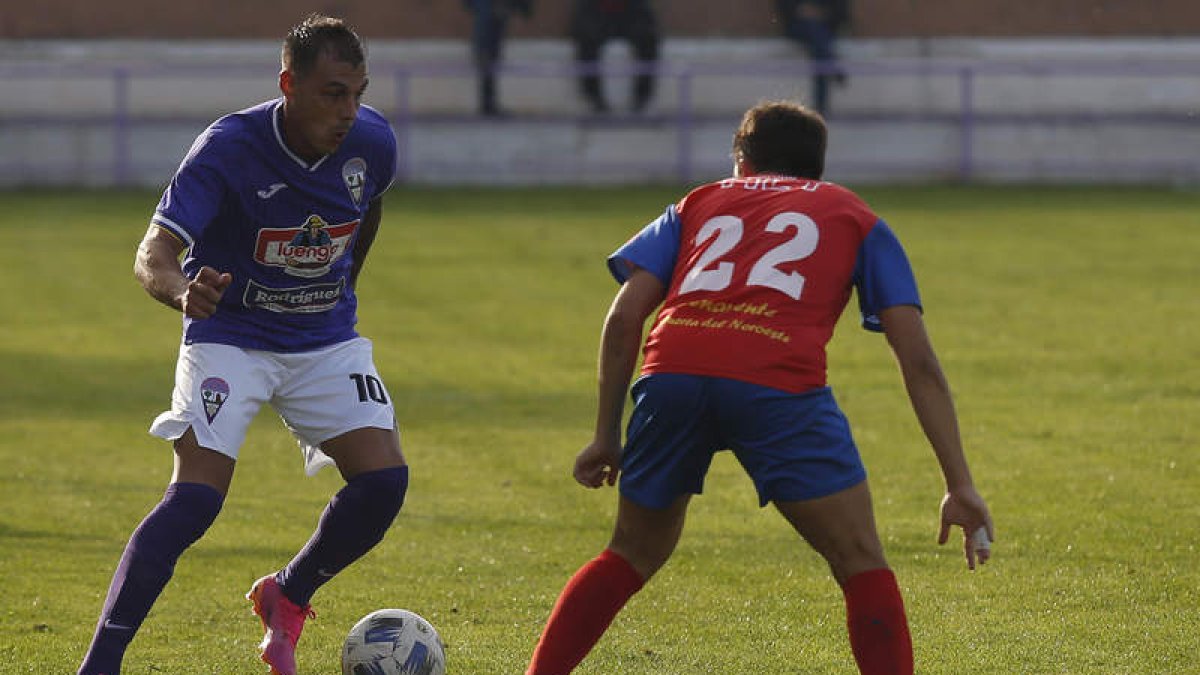 El equipo morado no dio ninguna opción al líder. FERNANDO OTERO