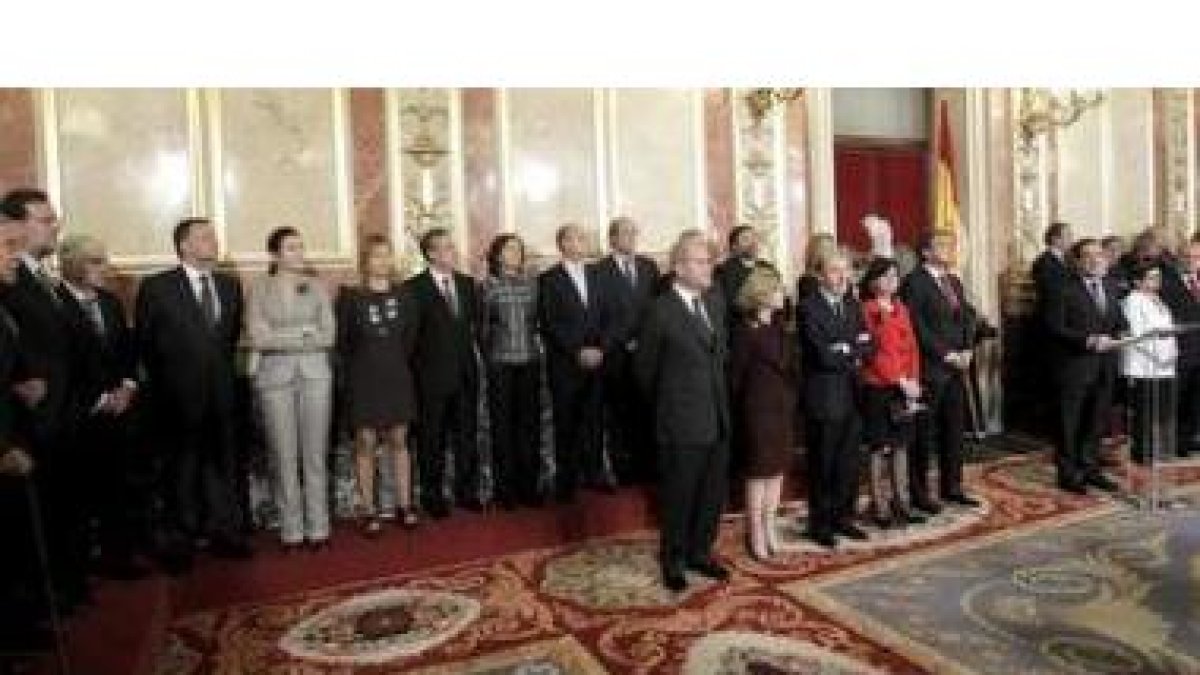 Representantes de las instituciones acudieron al Congreso para escuchar el discurso de Bono.