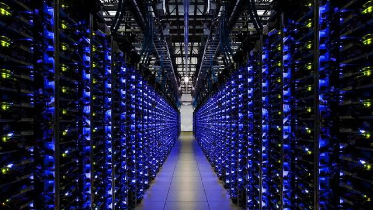 Centro de datos de Google, donde se alojan los correos de Gmail, los vídeos de Youtube y su motor de búsqueda.