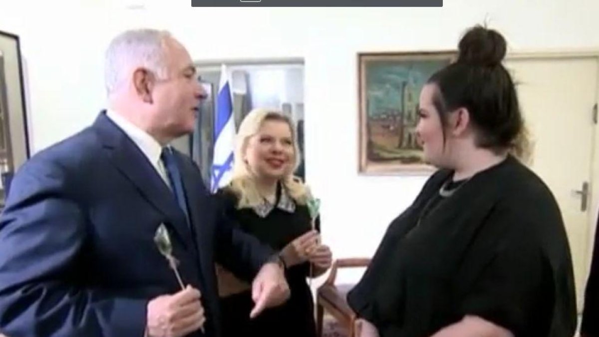 Netanyahu bailando