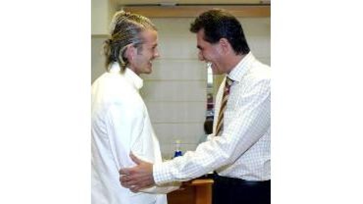 Beckham y Queiroz se saludan en la reunión de la semana pasada