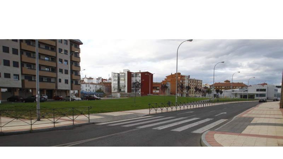 La calle Real, donde queda cortada la ronda interior que bordea el Ejido.