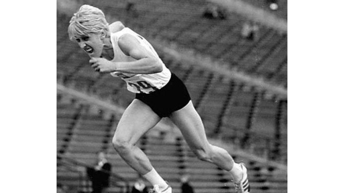 Klobukowska durante una competición en 1964.