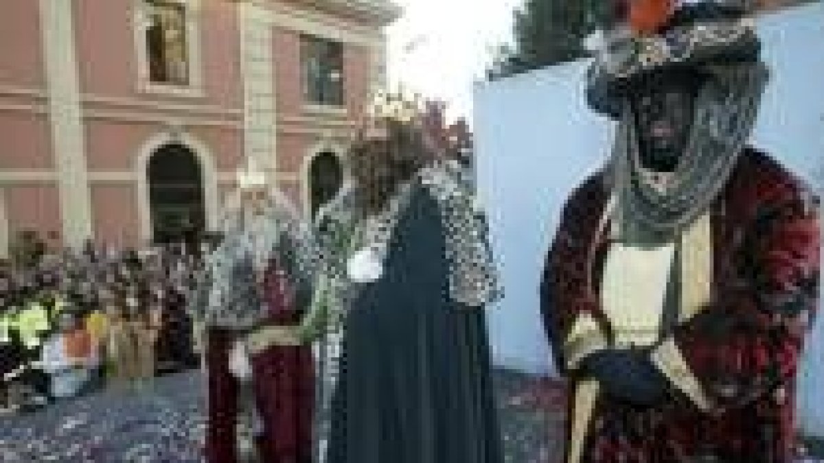 Los Reyes Magos visitan cada año a los niños de León