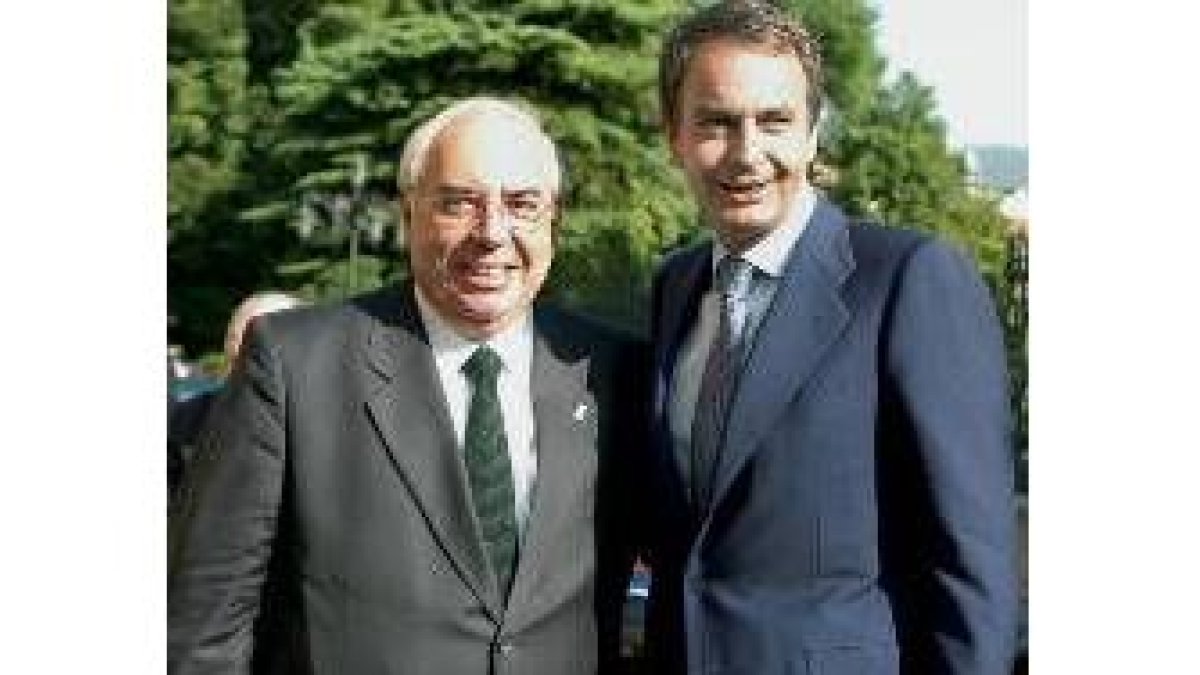 Areces y Zapatero, en la sede del gobierno asturiano