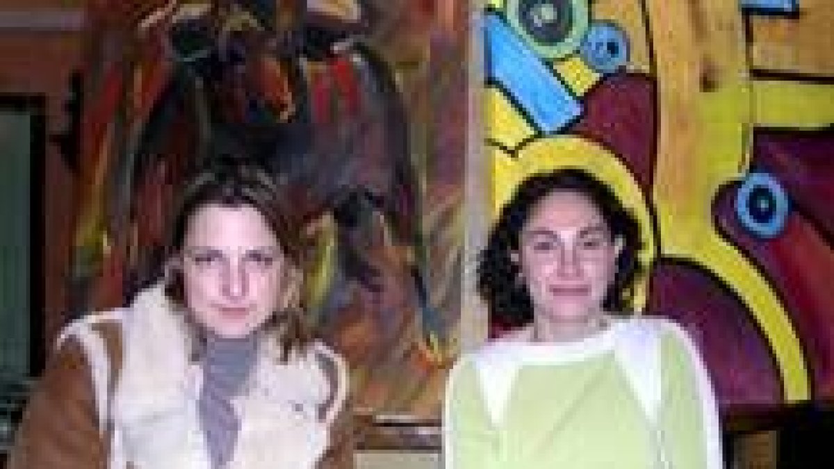 Mazaira y Llafer exponen en el Café Bellas Artes de la capital leonesa