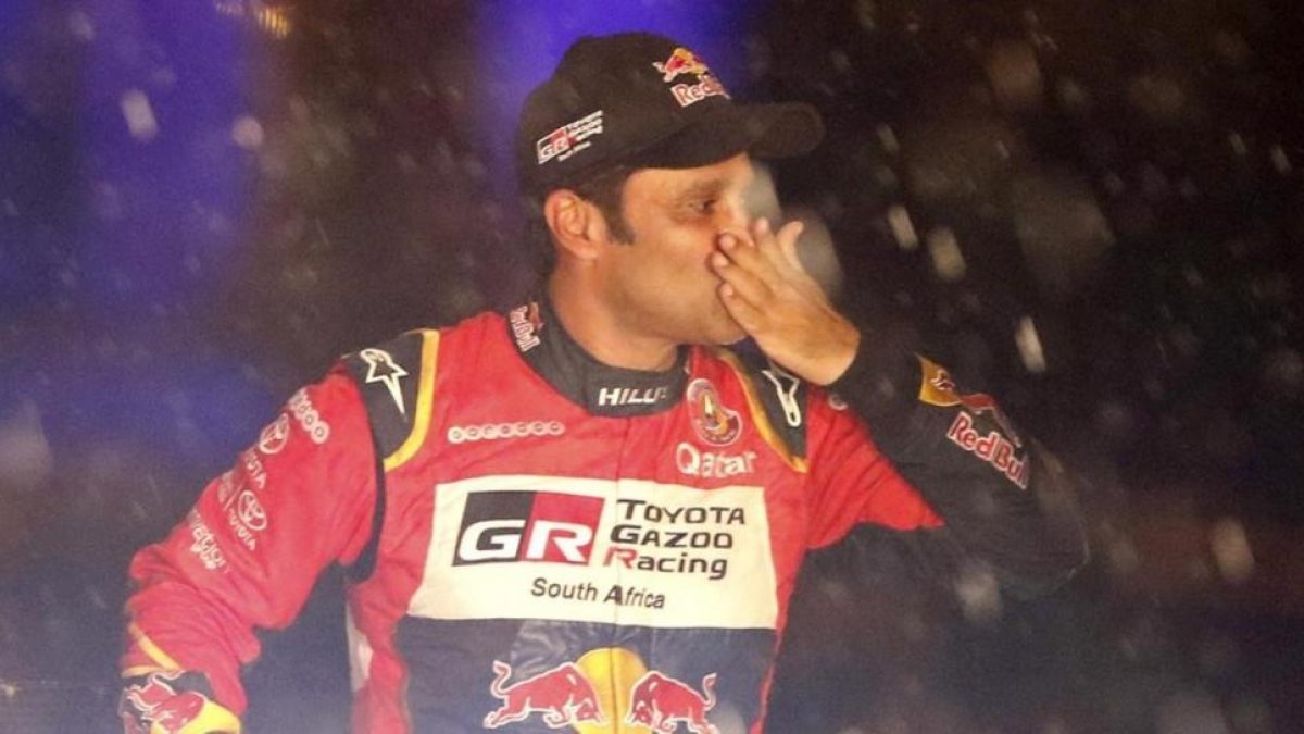 El campeón catarí Nasser Al.Attiyah, a su salida en Asunción.