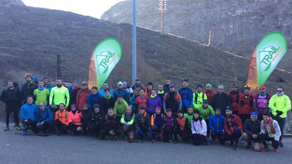 Participantes de la primera quedada de la Trail Gordón. PLANILLO