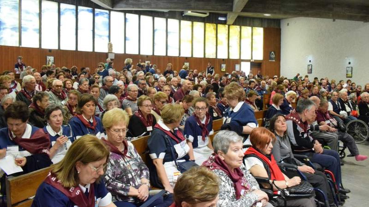 Imágenes de la peregrinación a Lourdes de los leoneses captadas del vídeo grabado por la Asociación Hospitalidad de Lourdes. DL