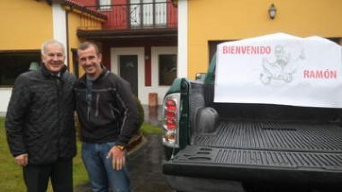 El responsable de Hispana, José María Abril, con Ramón