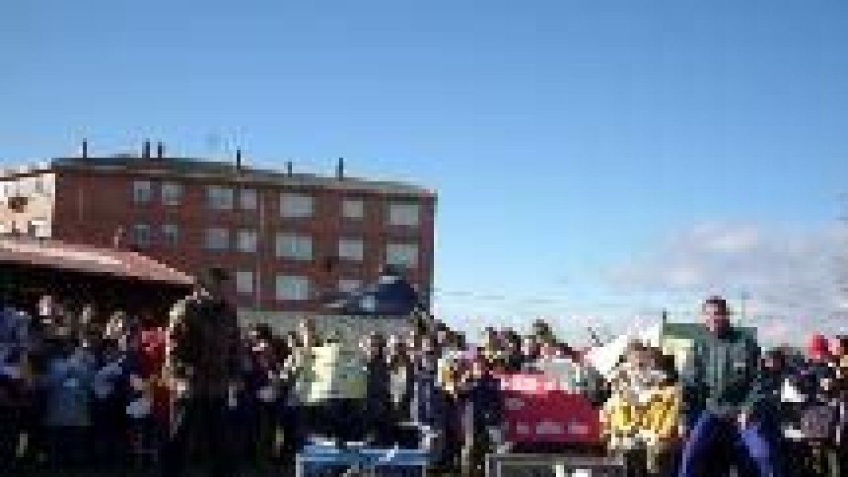 Durante las celebraciones del Día de la Paz, los alumnos soltaron varias palomas