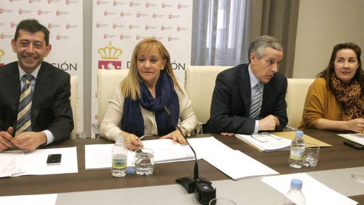 Jaime González, Isabel Carrasco, Emilio Gutiérrez y Belén Martín Granizo, ayer.