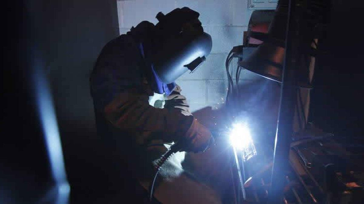 Casi 3.500 leoneses han emprendido un negocio propio este año, pero son más los que han tirado la toalla.