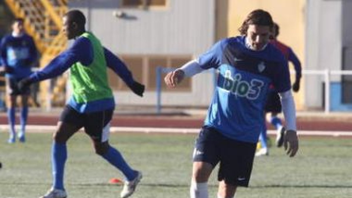 Óscar de Paula vuelve a ser baja en un partido en el que la Deportiva juega fuera.