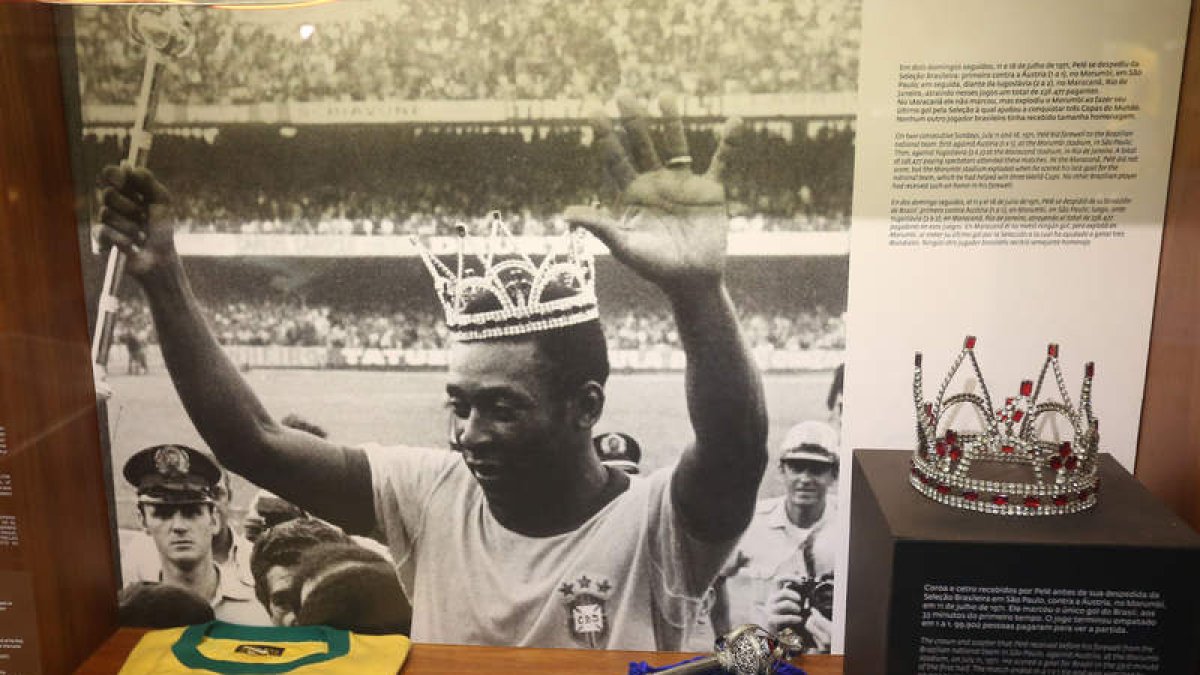 Pelé será despedido con honores por parte de una Brasil emocionada por la muerte de su héroe. DIONIZIO